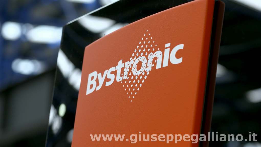 Video aziendale Bystronic Italia macchine per automazione piegatura lamiera taglio laser 